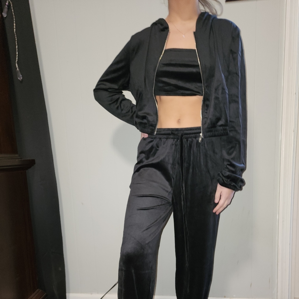 NWT Dolls Kill Luxurious Soft Velor Black Pant And Jacket Set - Picture 10 of 13